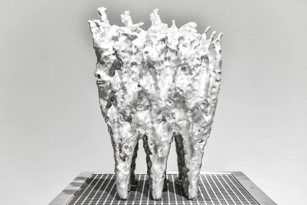 《隐力》，展望，铝，30 x 18 x 48 cm，2017