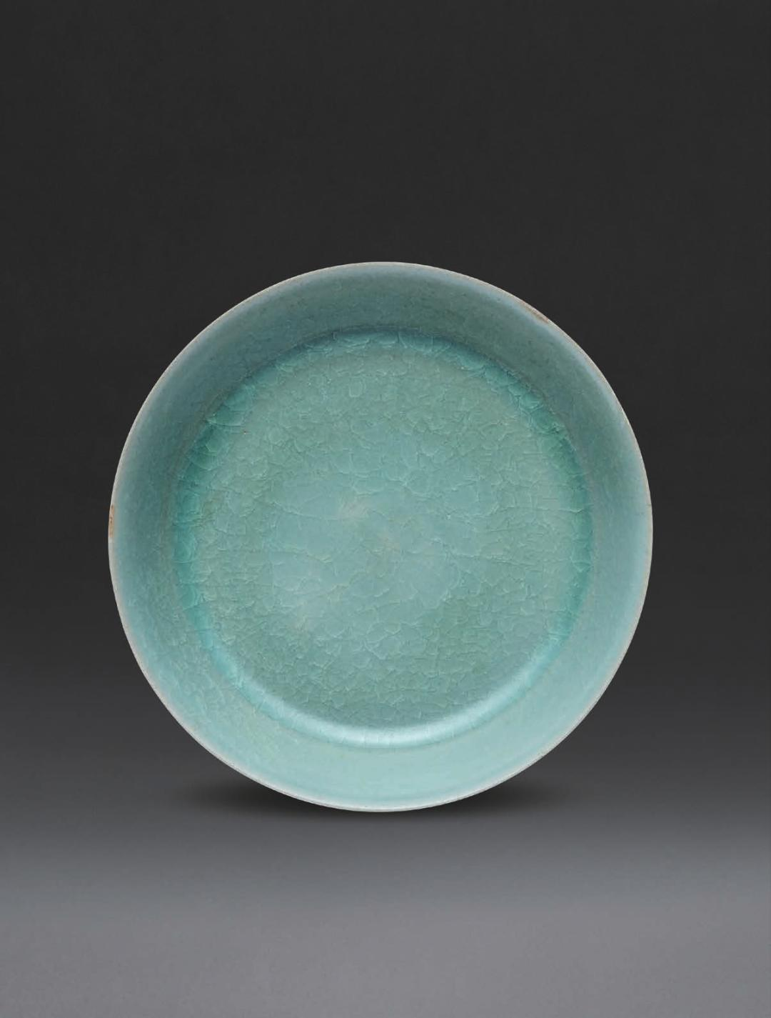 Porcelain plate from Ru Kiln of Song Dynasty