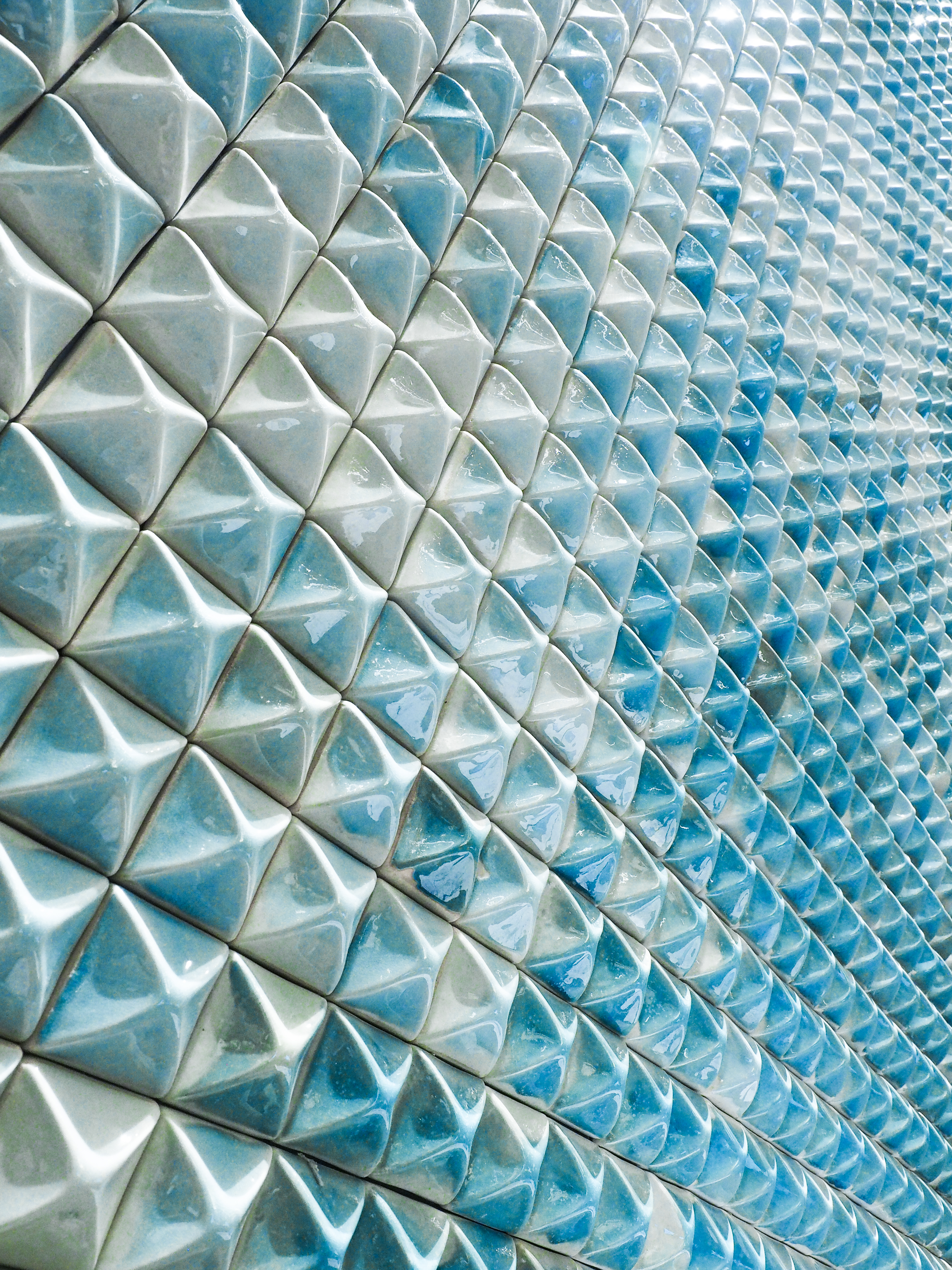 Artwork consisting of countless porcelain ingots