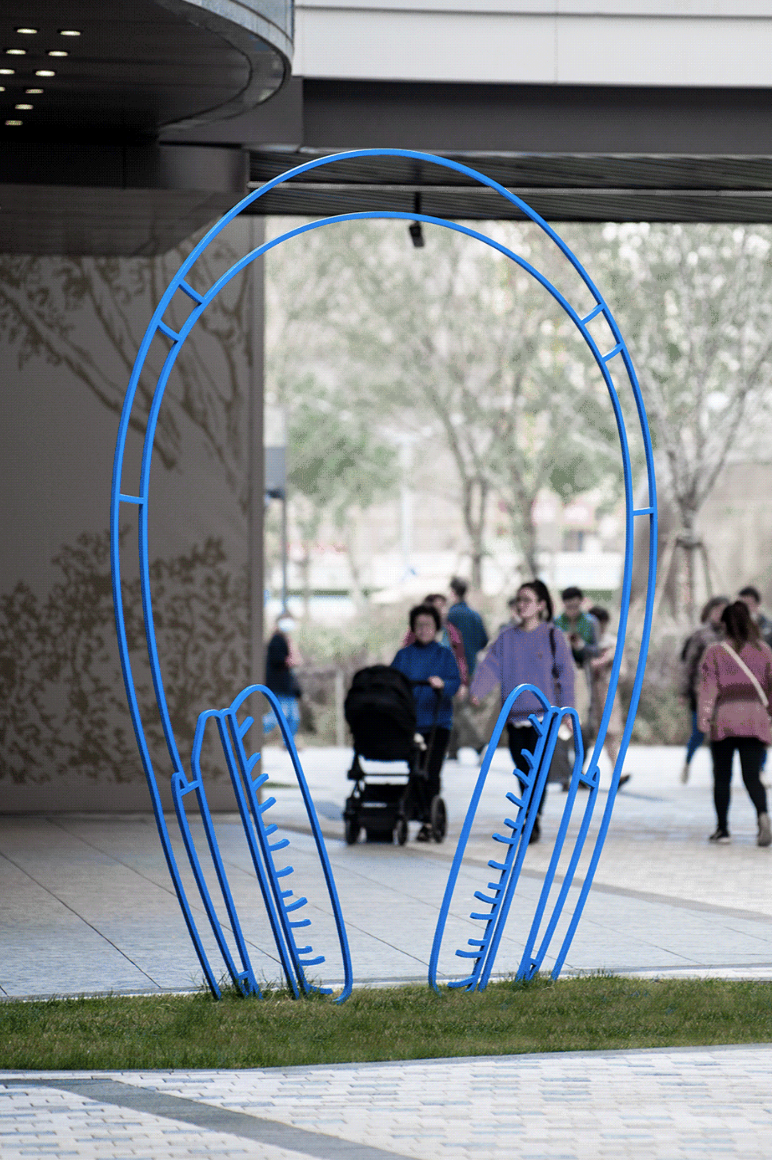 耳机 (蓝色), 2020 © Michael Craig-Martin